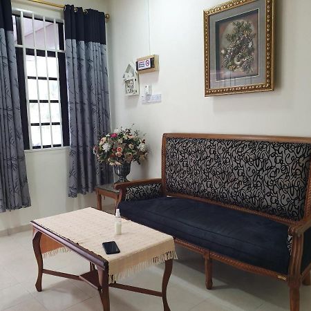 Auni & Auji Homestay Kemaman Chukai Dış mekan fotoğraf