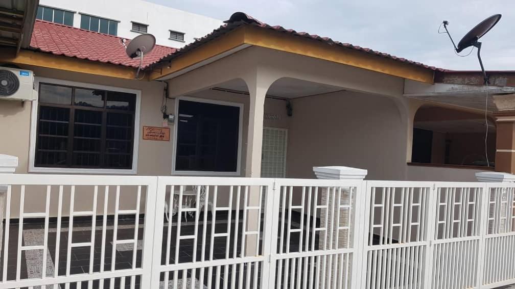 Auni & Auji Homestay Kemaman Chukai Dış mekan fotoğraf